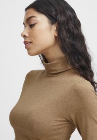 b.young PAMILA ROLL NECK - Camiseta de manga larga - tiger's eye melange