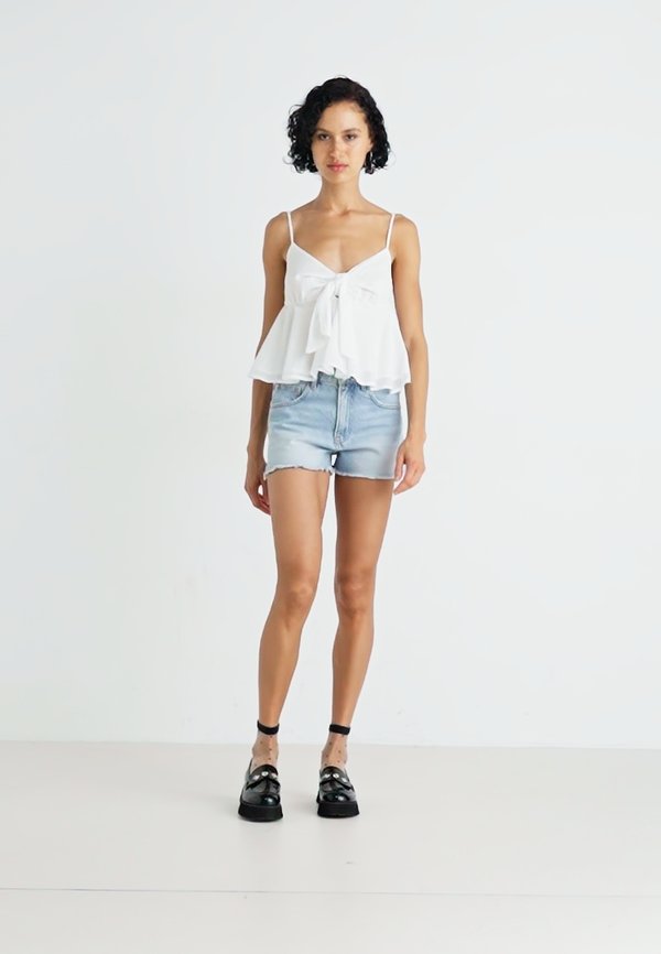 SLIT - Denim shorts2