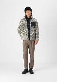 Jack & Jones JORVESTERBRO srebrny
