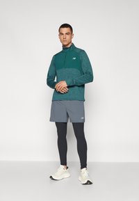 New Balance ATHLETICS GRID 1/2 ZIP - Top s dlhým rukávom - new spruce