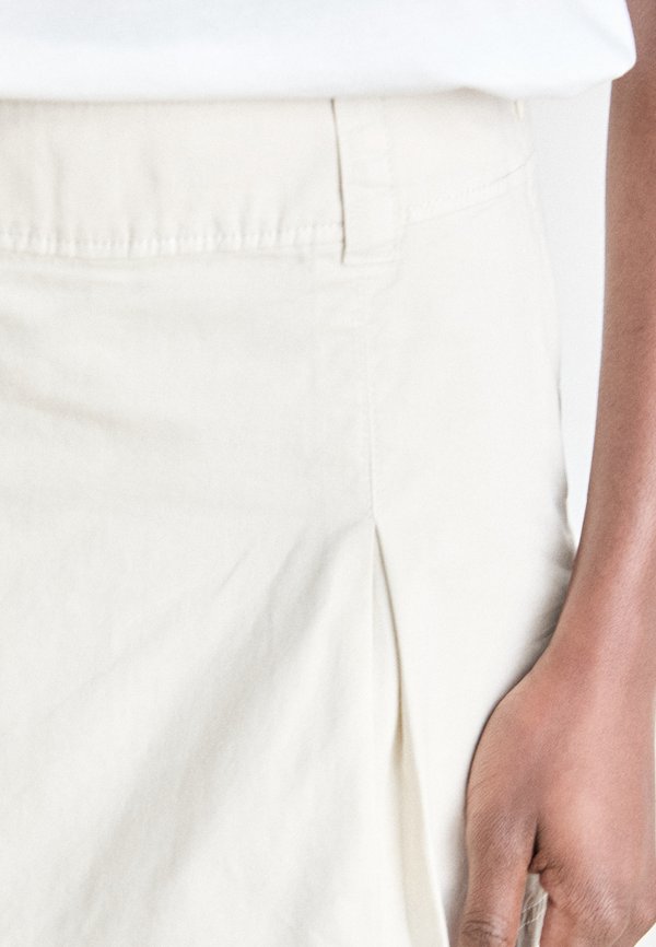 GARMENT DYE - Mini skirt - chalk2