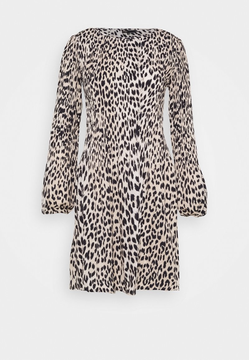 Robe imprimée léopard en crème et noir, avec de longues manches bouffantes, une taille froncée et un ourlet évasé. Fabriquée en tissu léger.
