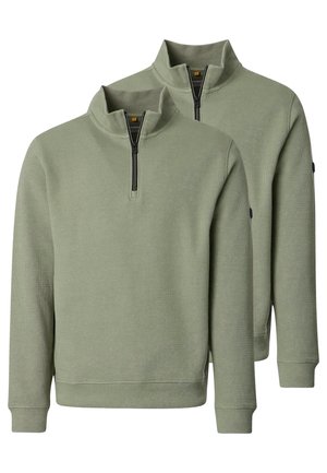 Zwei hellgrüne Pullover mit Viertel-Reißverschluss, gerippten Bündchen und Kragen, Vorder- und Rückansicht auf weißem Hintergrund dargestellt.