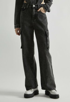 - Jeansy Relaxed Fit