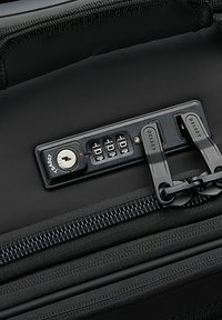 Delsey Paris MAUBERT 2.0 4 DOUBLE ROLLS EXPANDABLE TROLLEY WP 79 - Wheeled suitcase - black