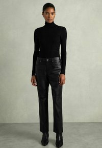 Reiss REGULAR FIT VERONA - Skindbukser - black