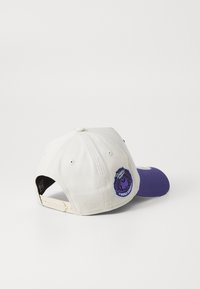 New Era PATCH EFRAME UNISEX - Καπέλο - offwhite/lila