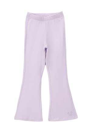 Pantaloni svasati per bambini di colore lilla con cintura elastica e un piccolo disegno a cuore vicino all'orlo inferiore su una gamba.
