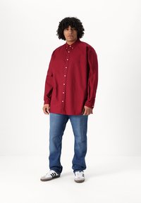 Polo Ralph Lauren Big & Tall GARMENT-DYED OXFORD SHIRT - Button down-skjorte - red carpet