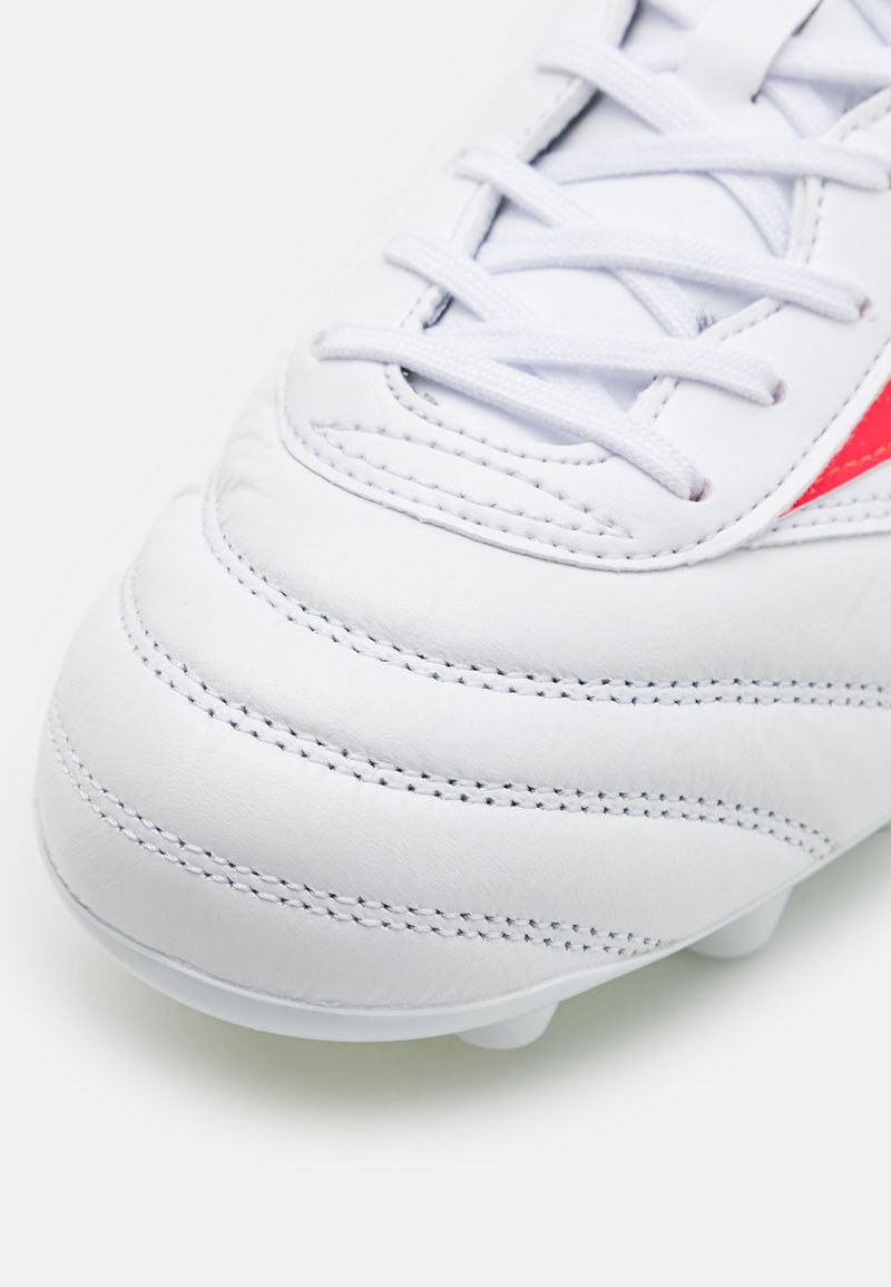 Mizuno MORELIA II PRO - Moulded stud football boots - white/fiery 
