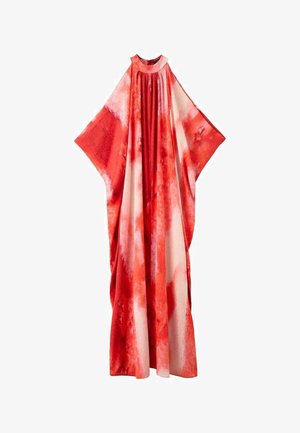 Lockeres, fließendes Maxikleid mit weitem Ärmel und rot-pinkem Aquarellmuster, versehen mit einem runden Ausschnitt und gerafftem Stoff an der Vorderseite.