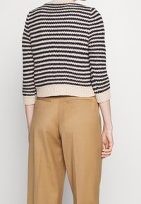 WEEKEND MaxMara Chaqueta de punto - beige