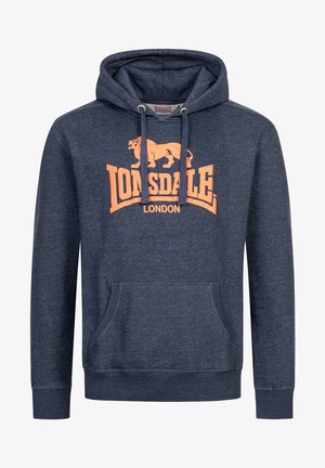Navy blauer Hoodie aus Baumwollmischgewebe, mit einer Kängurutasche, Zugkordeln und einem orangefarbenen Löwenlogo mit dem Text "Lonsdale London".