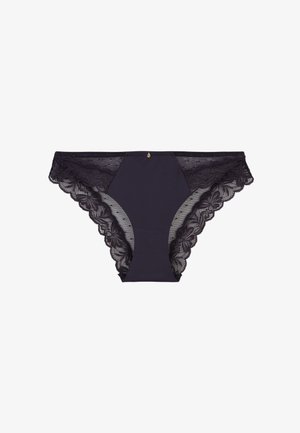 Sous-vêtements de style bikini pour femmes en dentelle noire avec des motifs floraux et un petit charm en or au centre de la taille.