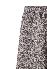 Blumenbedruckter Stoff mit dunklem Hintergrund, der kleine rosa, lila und weiße Blumen zeigt. Elastischer Bund, leichtes Material.