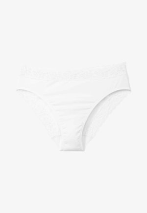 Witte katoenen slipjes met een bloemenkant rand langs de tailleband en beenopeningen, met een gladde textuur en een klassieke briefsnit.