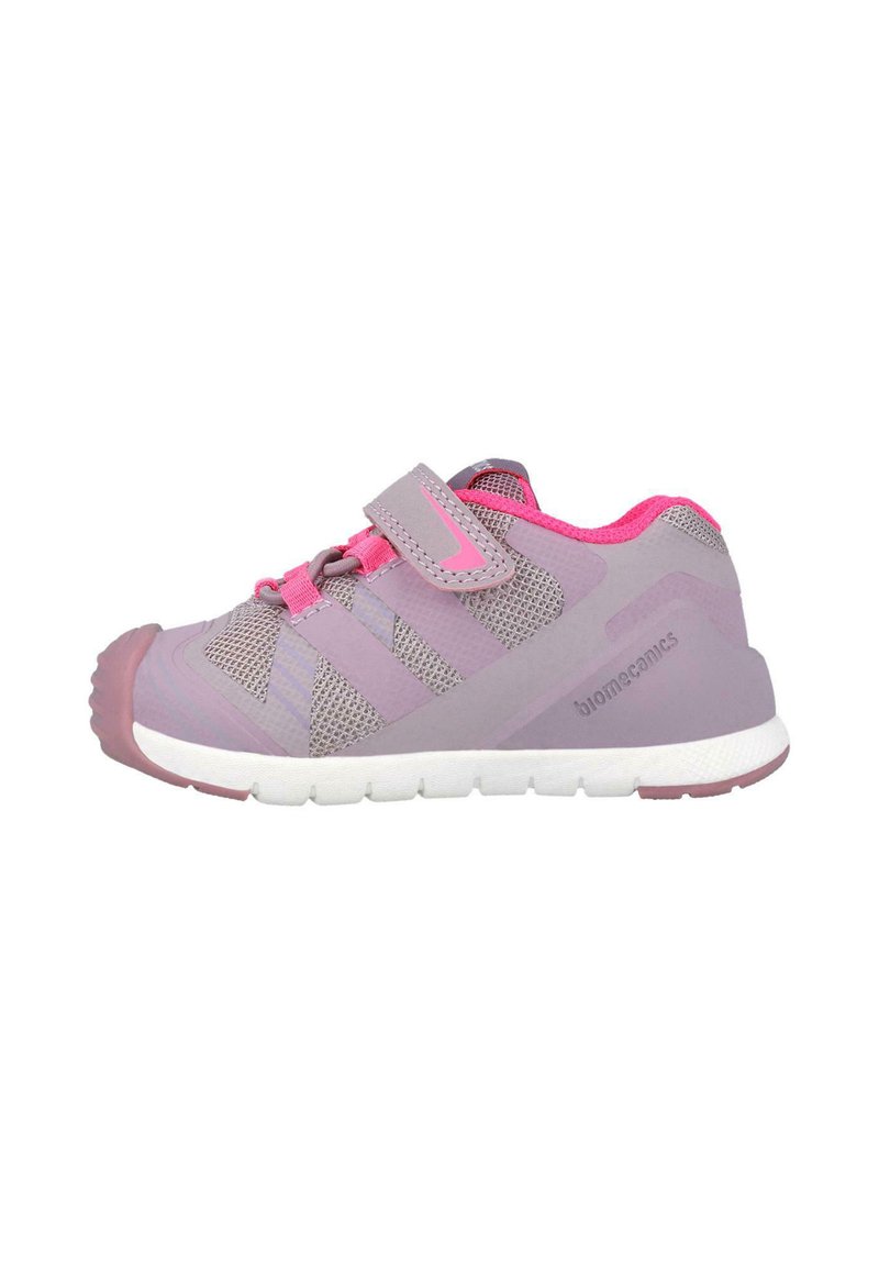 Scarpe da ginnastica viola e rosa con tomaia in rete, sovrastrutture sintetiche, cinturino regolabile e suola testurizzata, progettate per comfort e supporto.