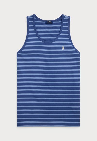 Mėlynas marškinėlių topas su horizontaliais šviesiai mėlynais dryžiais, pagamintas iš medvilnės, apvaliu iškirpimu ir mažą baltą logotipą ant kairiojo krūtinės.