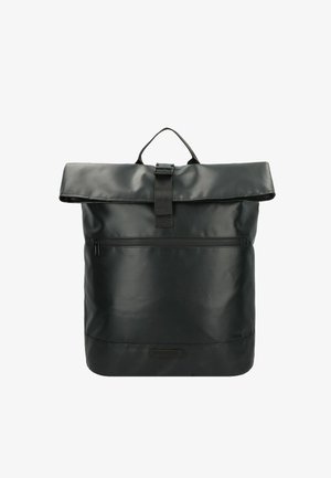 Zaino roll-top nero realizzato in materiale impermeabile, dotato di maniglia superiore, tasca frontale con zip e texture liscia. Design semplice e funzionale.
