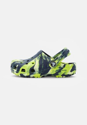Crocs CLASSMARBLECG - Ciabatte da mare - navy/multi