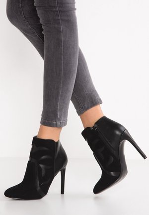 Kotníková obuv na vysokém podpatku - black