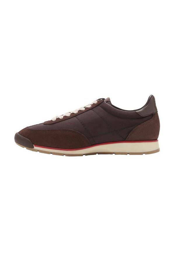 MET CONTRASTERENDE - Trainers - chocoladebruin