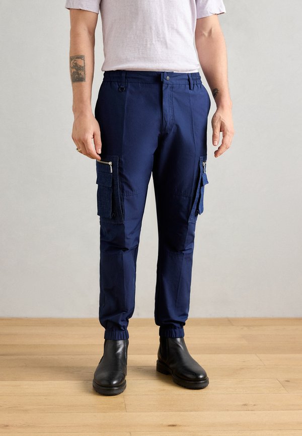 TROUSERS LARRY REGULAR FIT WATER PROOF - Cargo trousers
