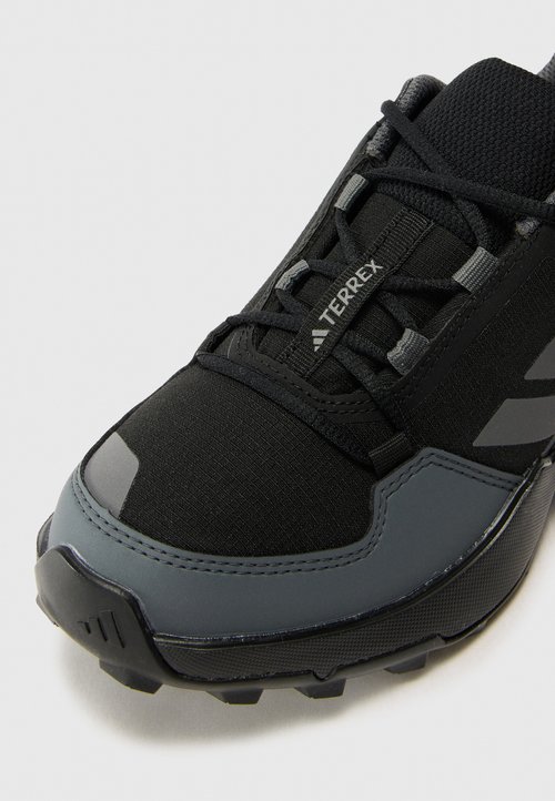 adidas AX4R UNISEX - Hiking shoes - black/grey — photo 6