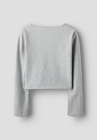 Gray cropped long-sleeve top made from soft cotton, featuring a rounded neckline and seamless stitching along the edges.