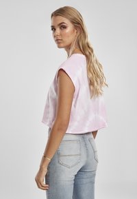 Urban Classics TIE DYE - Marškinėliai su spaudiniu - girlypink