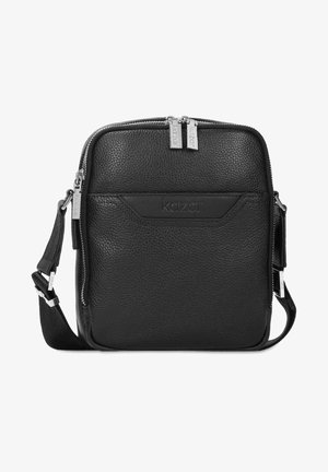 Borsa a tracolla in pelle nera con texture a granulato, dotata di chiusura superiore con zip, tracolla regolabile e un discreto logo sulla parte anteriore.