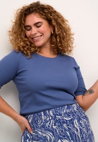 Kaffe Curve CARINA - T-shirt basic - blue indigo