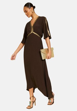 Love & Roses, PETITE FIT - SEQUIN TRIM HANKY HEM MIDI DRESS . - Freizeitkleid - chocolate brown