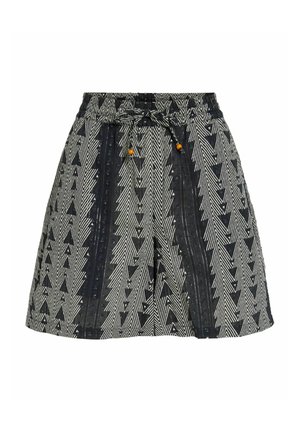 Zwart-witte short met hoge taille en patroon, met een strikceintuur met kleine houten kralen aan de uiteinden.