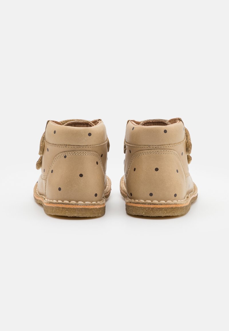 Kinder Sneaker | Konges Sløjd SOURIS PREWALKER SHOE PRINT UNISEX Lauflernschuh magnet/beige - BH44789 Kinder Sneaker | Konges Sløjd SOURIS PREWALKER SHOE PRINT UNISEX Lauflernschuh magnet/beige - BH44789