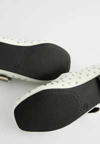 Next STUDDED MARY JANE - REGULAR FIT - Babies - white