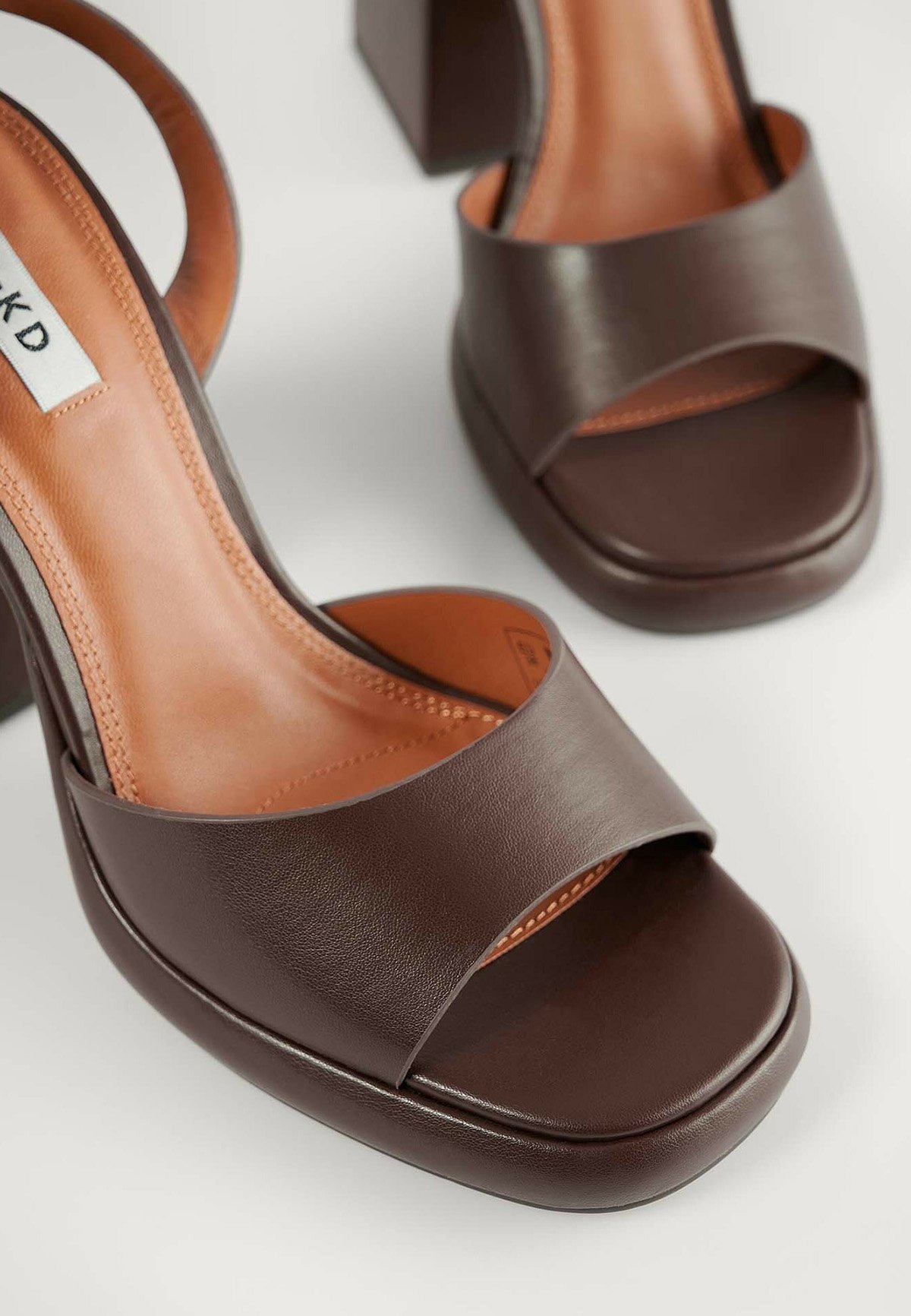 NA-KD CHUBBY RETRO - Sandalias con plataforma - chocolate/marrón -  Zalando.es
