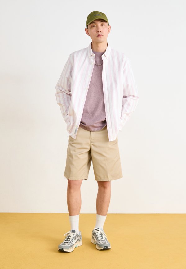 SIMPLE  - Shorts - wall rinsed2