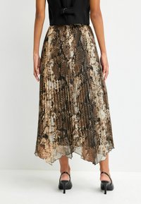 Next REGULAR FIT - Maxinederdele - green animal snake print