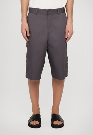 Short - dark charcoal