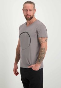 Renegade Guru MOKSHA ZEN - Printtipaita - volcanic glass