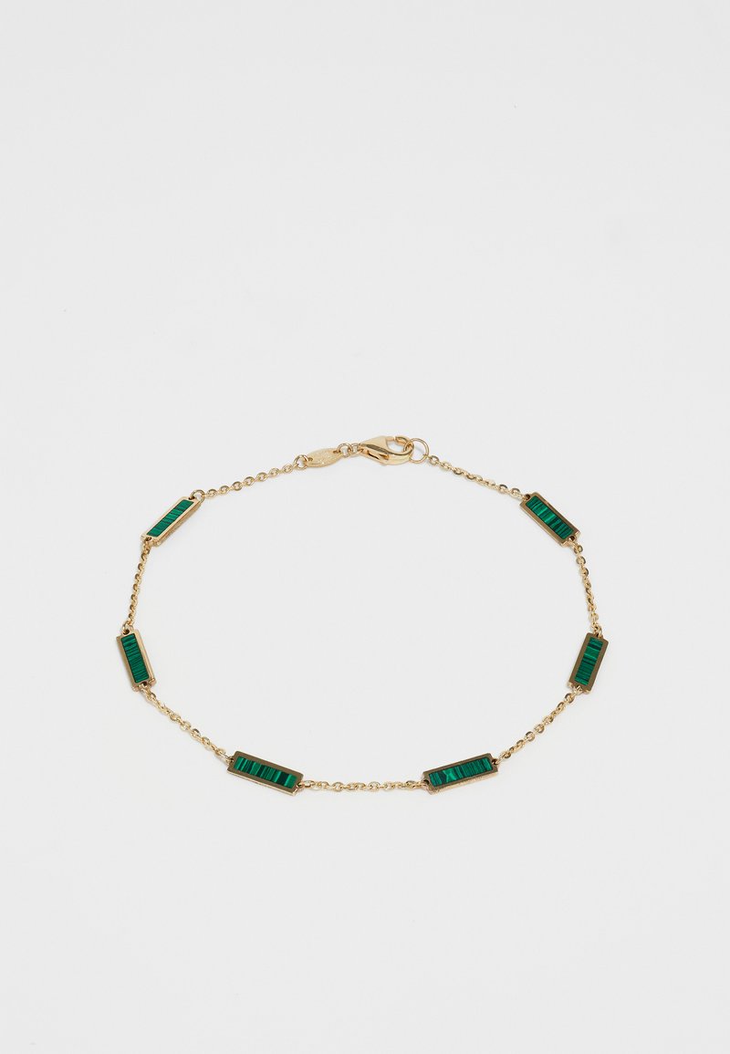 Χρυσό βραχιόλι με ορθογώνιες πράσινες λεπτομέρειες με ριγωτή υφή, ενωμένες με αλυσιδωτές συνδέσεις. Ασφαλίζεται με κλιπ λοβού.