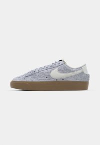 BLAZER LOW 77 VINTAGE - Trainers - football grey/pale ivory/brown/team orange