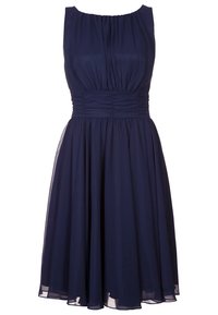 Granatowa sukienka bez rękawów z marszczoną górą, dopasowaną talią i rozszerzanym dołem, wykonana z lekkiego materiału, charakteryzująca się gładką fakturą.