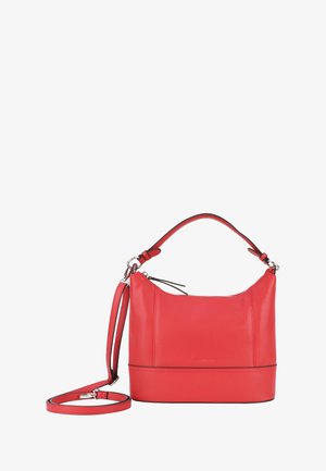 Rød læder skuldertaske med en buet top, sort kant og justerbar skulderrem. Har en lynlåslukning og et glat, struktureret design.