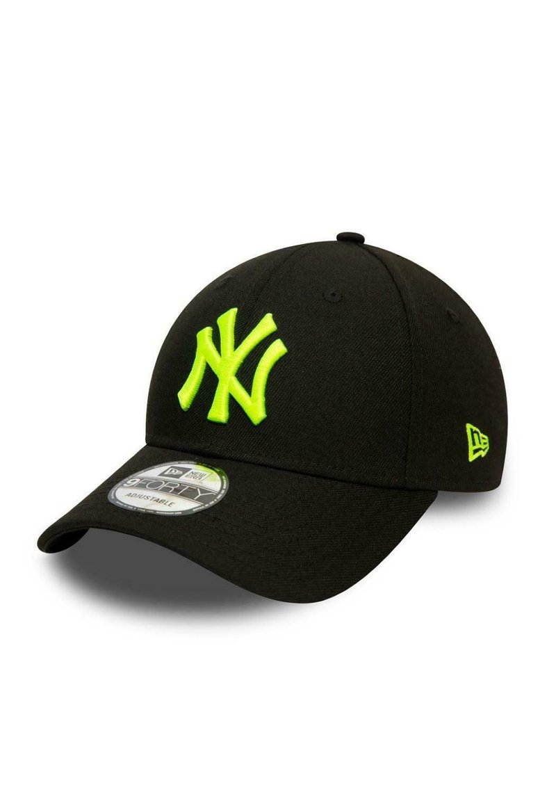 Shop New Era New York Yankees 9Forty A-Frame Cap In Realtree Camo