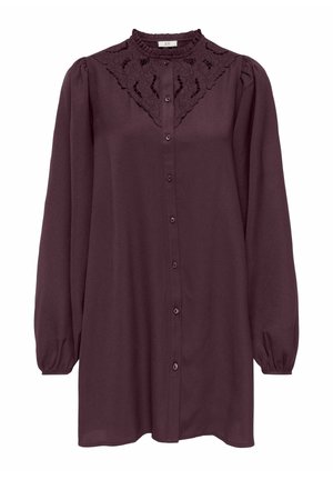 Bluza burgundy cu mâneci lungi bufante, nasturi în față și detașamente de dantelă la guler. Textură netedă, croială ușor lejeră.