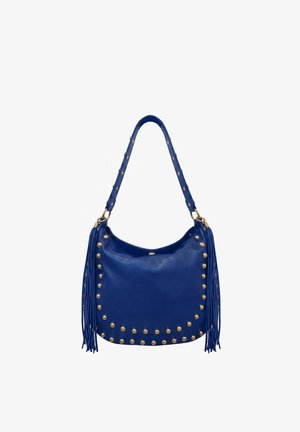 Sac à bandoulière en cuir bleu avec des clous ronds dorés le long des bords et de longues franges sur les deux côtés, avec une seule anse.