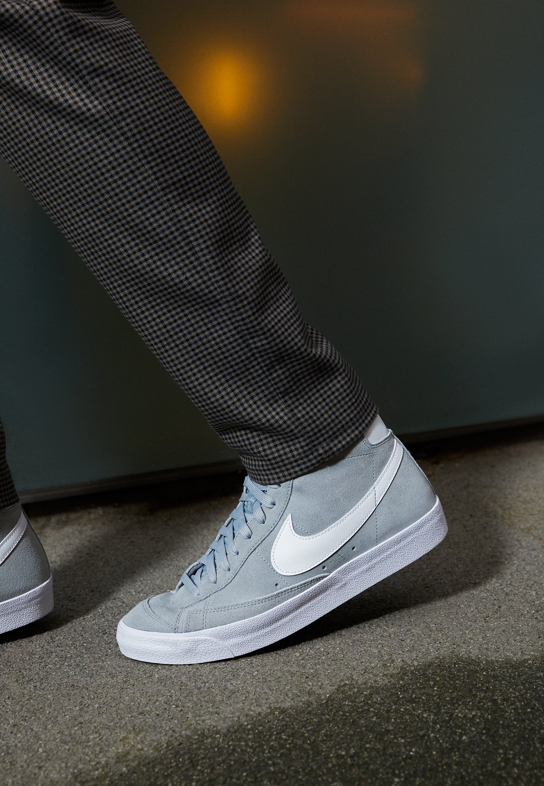 Nike Sportswear BLAZER MID '77 UNISEX - High-top trainers - light smoke  grey/white/black/grey - Zalando.co.uk