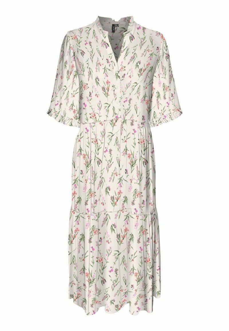 Kwiatowa sukienka midi w odcieniu kremowym, z krótkimi rękawami z mankietami, dekoltem w serek oraz warstwową spódnicą. Wzór zawiera zielone liście i różowe kwiaty.